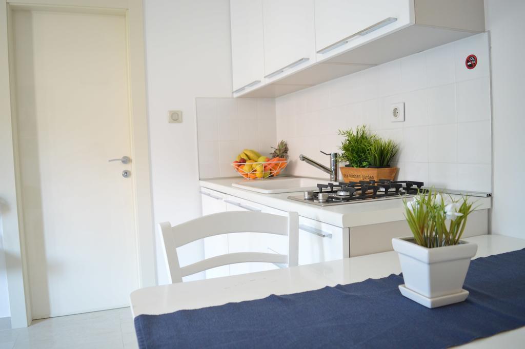 Apartments Villa Alba Porec Exterior photo